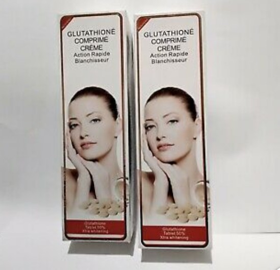 does glutathione cause hair loss Obtenez un teint lumineux et sans taches avec le Traitement dépigmentant main image 1